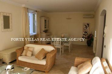 Apartment on two floors in the heart of Forte dei Marmi